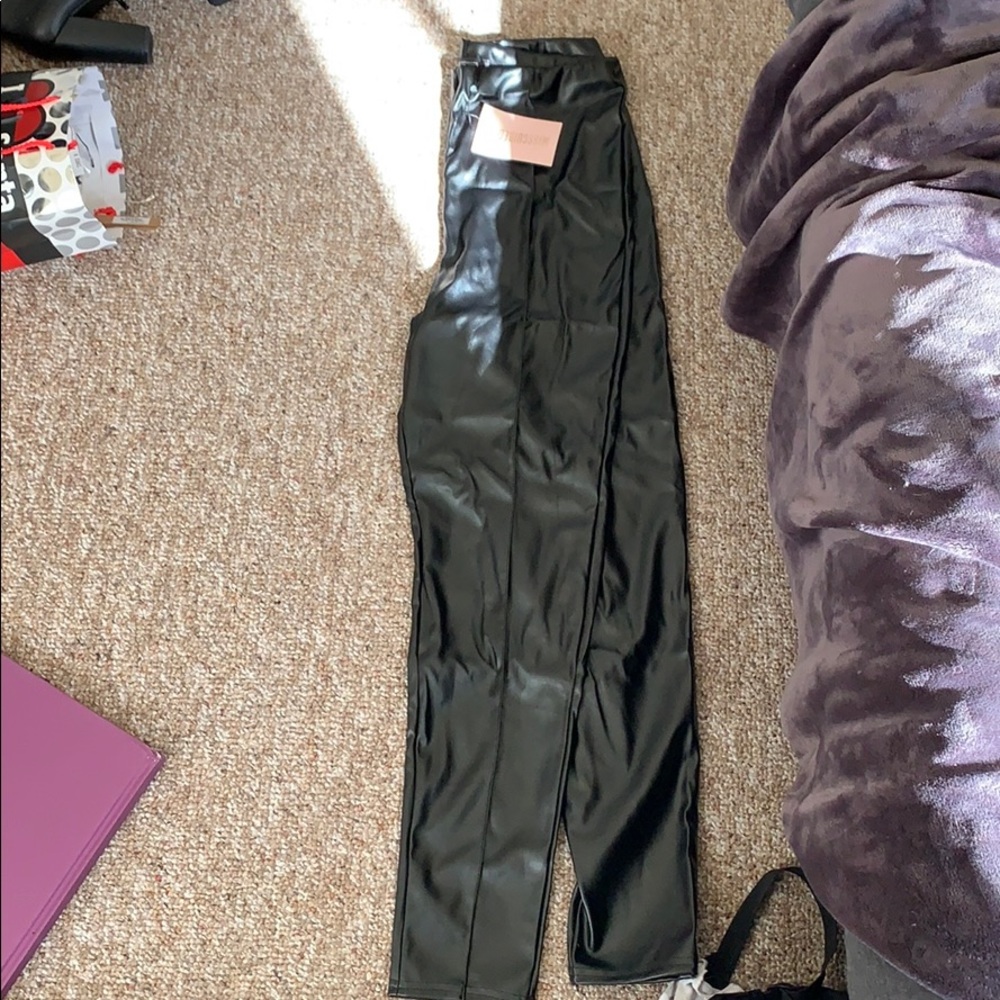 NWT Missguided FAUX LEATHER PINTUCK LEGGING Sz 10